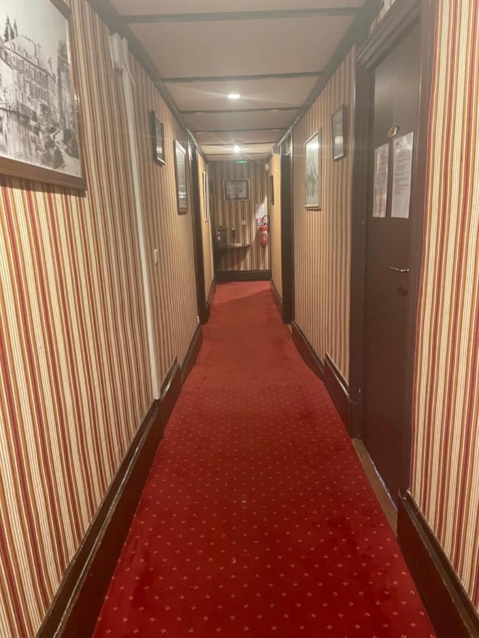 Le Grand Monarque Donzy Hotel Eksteriør billede