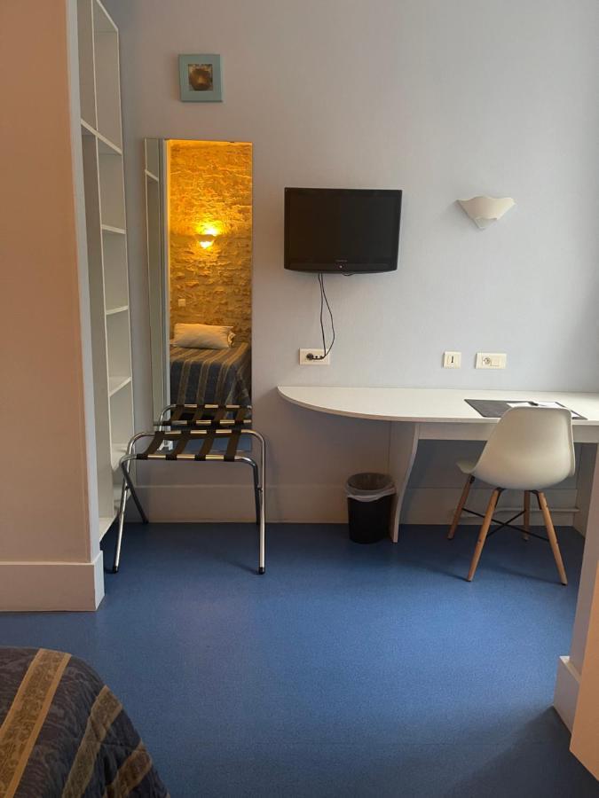 Le Grand Monarque Donzy Hotel Eksteriør billede