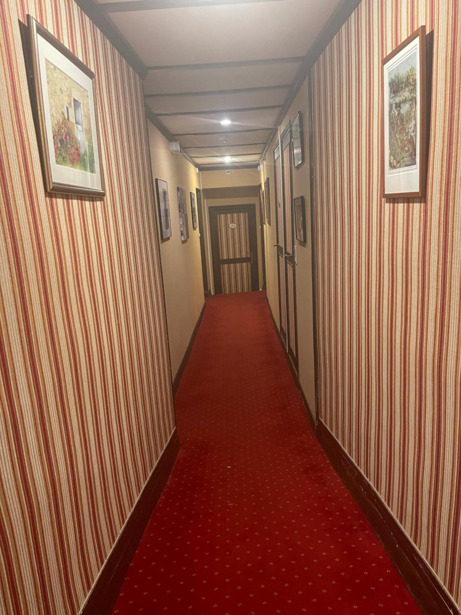 Le Grand Monarque Donzy Hotel Eksteriør billede