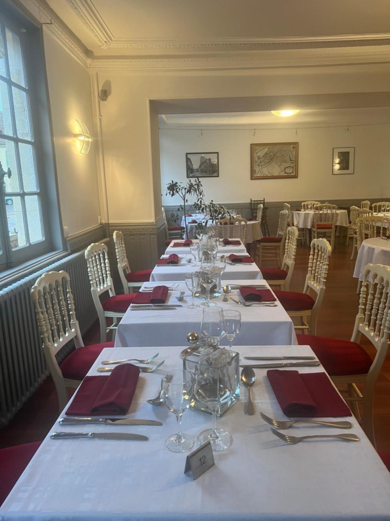 Le Grand Monarque Donzy Hotel Eksteriør billede